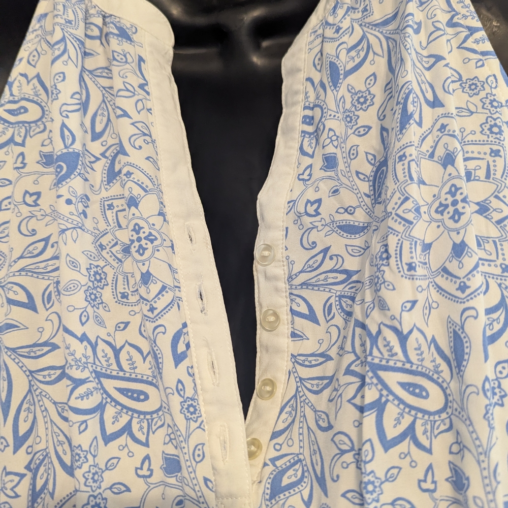 12. Old Navy Blue & White Floral Print Halter Maxi Dress - Picture 2 of 6